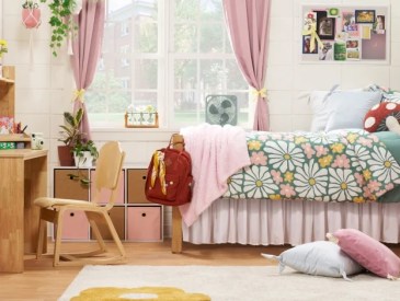 Cottagecore dorm room